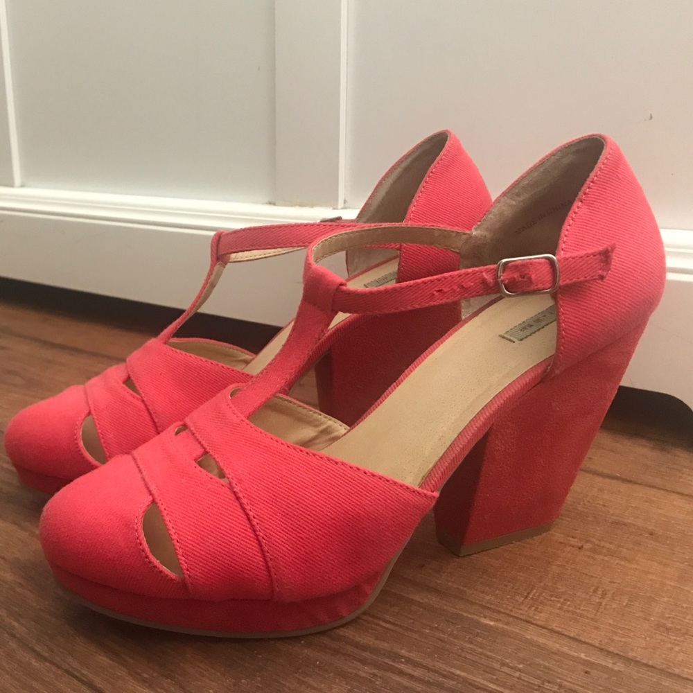 Urban Outfitters Suede Coral Block Heels